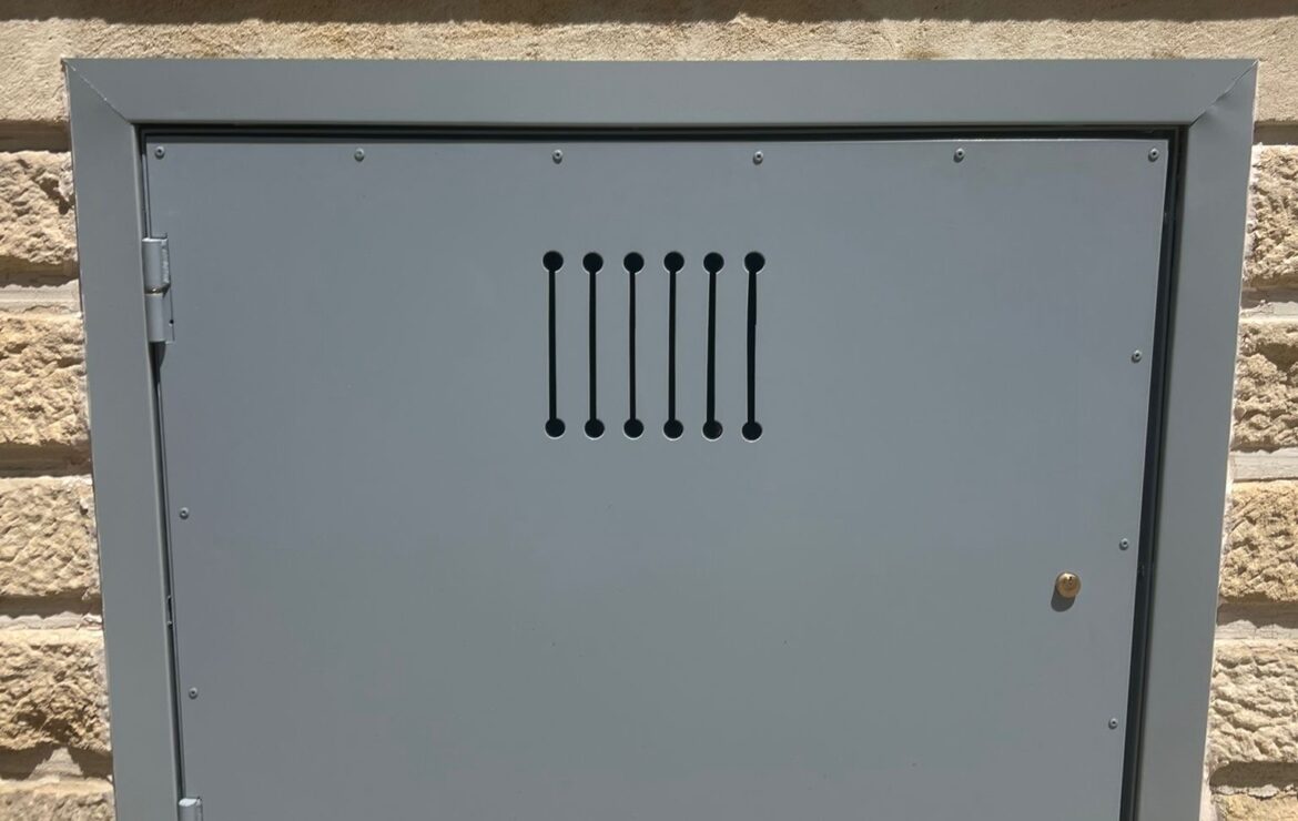 Porte de cave sur mesure a Bordeaux