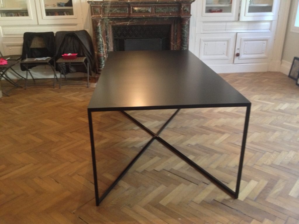 Table en acier