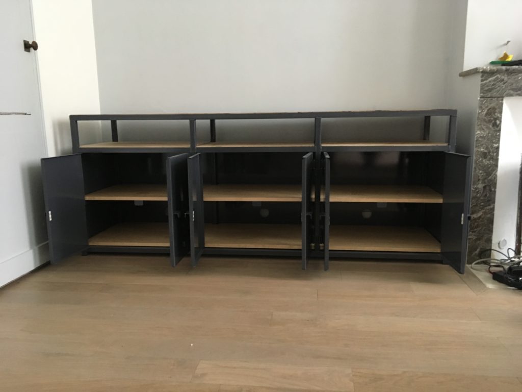 Mobilier en métal sur mesure