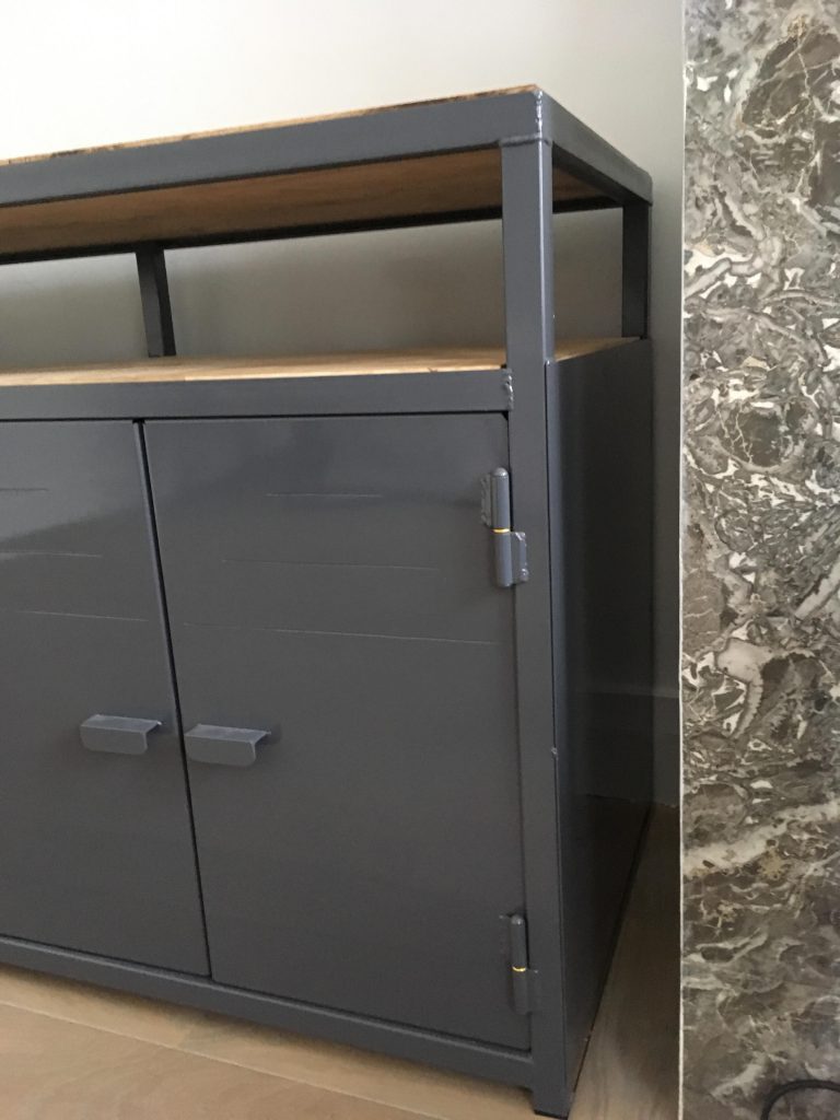 Mobilier en métal sur mesure