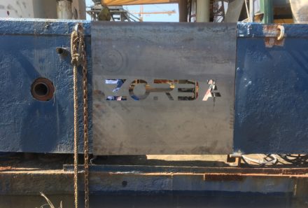 Travaux de restauration sur un bateau en cours …