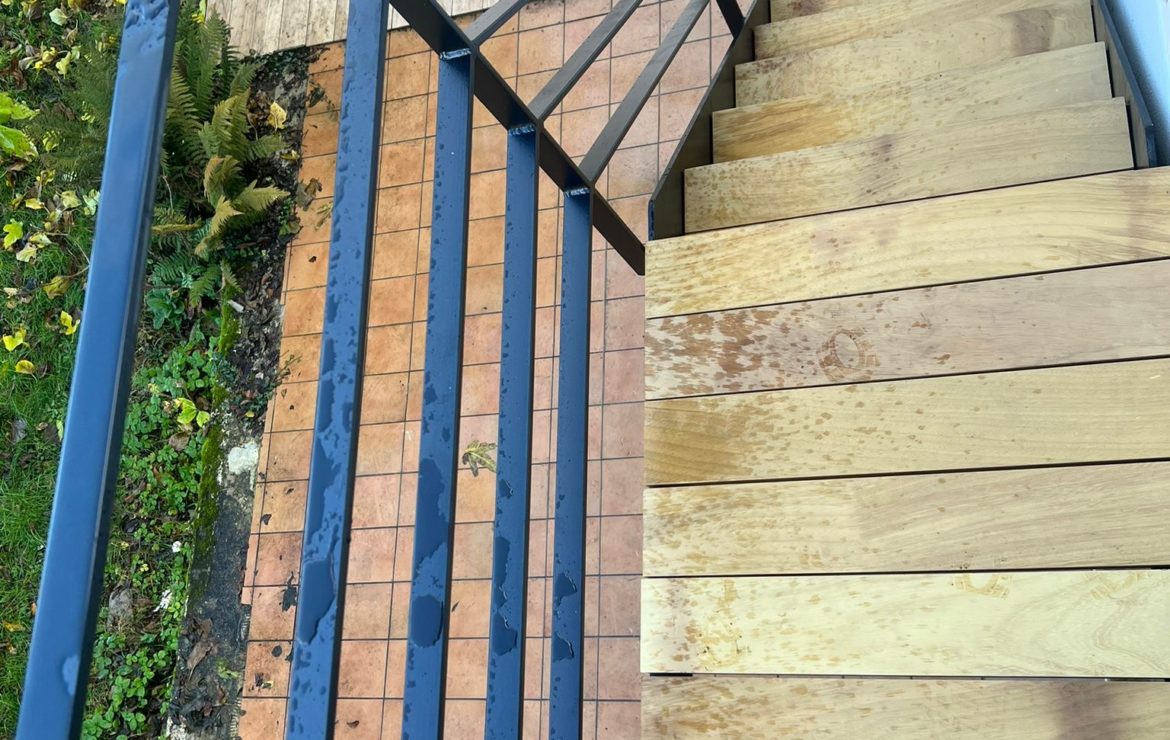 Escalier Métal et bois sur mesure d’extérieur
