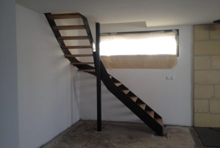 Escalier balancé métal & bois